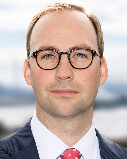 5889d05164dd3 Constantin Baack, MPC Capital AG