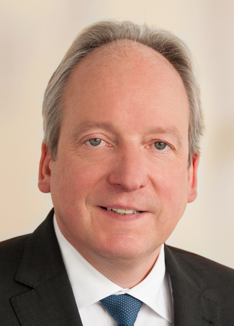 58e3a5ab44253 Karsten Odemann, Adler Modemärkte AG