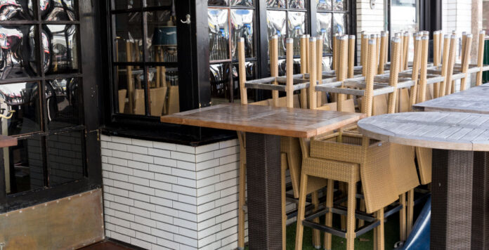 Das Coronavirus treibt viele Betriebe in die Krise. Einige wählen die Insolvenz in Eigenverwaltung zur Neuausrichtung.