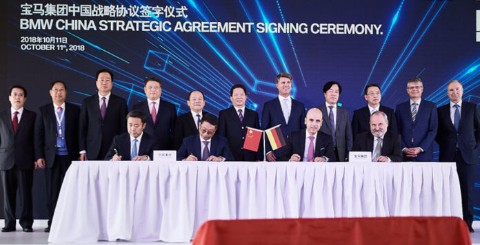 Gruppenbild mit Vorstand: BMW und Brilliance China Automotive verteilen die Anteile im Joint Venture neu.