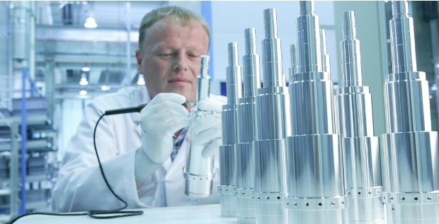 Über Zugeständnisse für die Belegschaft will Busch sich mit Pfeiffer Vacuum gut stellen. Doch der Vorschlag für ein CFO-Ressort dürfte CEO Bender nicht gefallen.