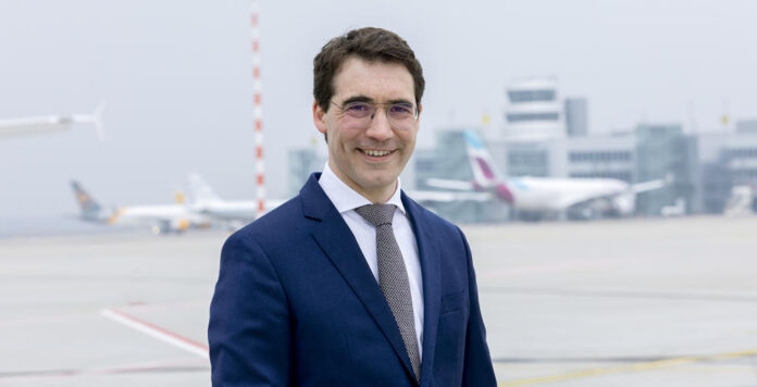Managt seit 2020 die Finanzen am Flughafen Düsseldorf: CFO Lars Mosdorf beantwortet unseren FINANCE-Fragebogen.