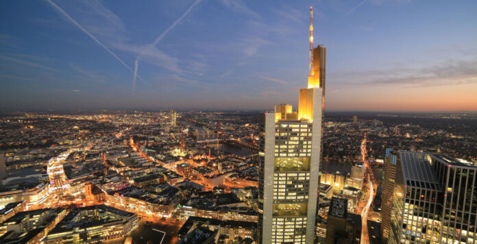 Commerzbank-Zentrale: In Frankfurt scheint man sich den leichteren Weg erkaufen zu wollen.