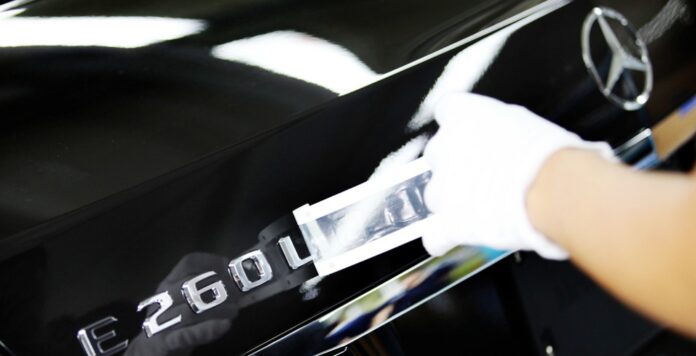 Alles neu: Von 2020 an will Daimler mit einer Holding-Struktur an den Markt gehen. CFO Bodo Uebber muss dafür rund 1 Milliarde Euro an Kosten veranschlagen.