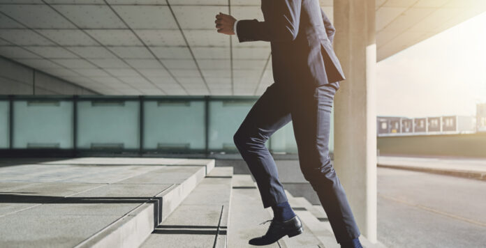 Bayer, Telekom, Fresenius: Bei zahlreichen Dax-Konzernen haben die CFOs es an die Spitze geschafft. Warum und worauf kommt es als guter CEO an?