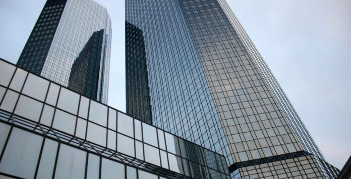 Die Kölner Staatsanwaltschaft schaut beim Cum-Ex-Skandal bei der Deutschen Bank genauer hin.