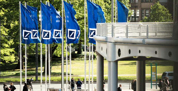 Die Deutsche Bank siedelt die Fintech-Strategie zentral bei den einzelnen Geschäftsbereichen an. Parallel wird in drei Innovation-Labs geforscht.