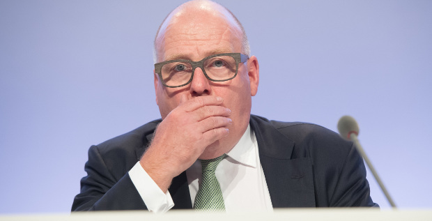 Der Machtkampf mit Bernhard Burgener setzt Dieter Hahn (Foto) immer stärker unter Druck. Jetzt muss der Aufsichtsratschef von Constantin Medien wohl sein Lieblings-Asset verkaufen um die Anleihe zu retten.