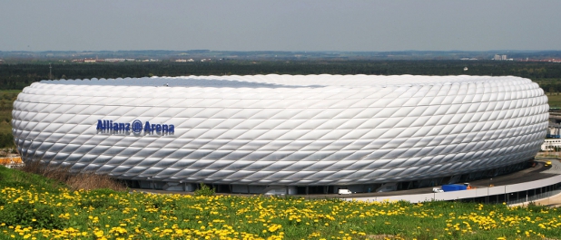 Der österreichische Baukonzern Alpine, der die Allianz-Arena in München errichtet hat, ist pleite. Nun ist auch die deutsche Tochter insolvent.