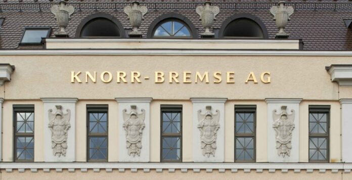 Bei Knorr-Bremse werden die Pläne für einen möglichen Börsengang offenbar konkreter. Das Unternehmen habe nach Reuters-Informationen bereits Investmentbanken für einen IPO mandatiert.