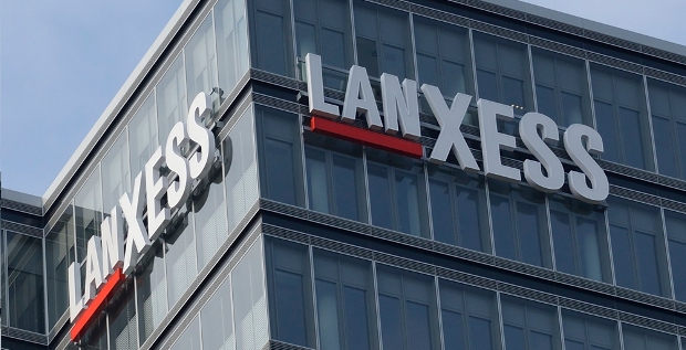 Lanxess hat erstmals in der Unternehmensgeschichte eine Hybridanleihe begeben und so 500 Millionen Euro eingenommen.