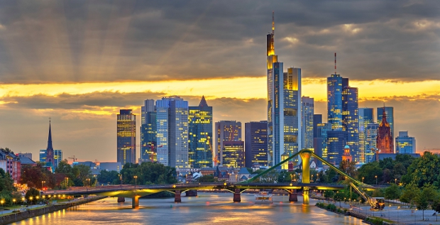 Der hessische Finanzminister Thomas Schäfer will Banken die Kündigung von Top-Verdienern erleichtern.