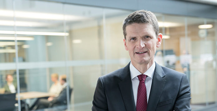 Ist mit 18 Jahren der dienstälteste Dax-CFO: Jörg Schneider (Foto) vom Rückversicherer Munich Re.