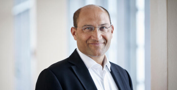 Will mit dem Münchener Turnaround-Investor Mutares mittelfristig so viel Umsatz machen wie der deutsche Branchenprimus Aurelius: Mutares-CEO Robin Laik.