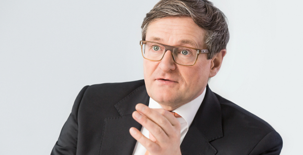 Die Aktie fällt in die Nähe der Rekordtiefs, der Chef kauft dagegen an: QSC-CEO Jürgen Hermann.