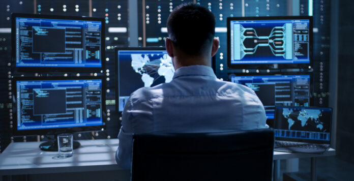 Für Unternehmen können manipulierte Kurse dramatische Folgen haben. Doch die Nutznießer müssen oft international gesucht werden und sind schwer zu fassen.