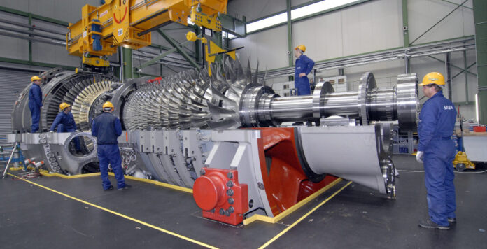 Endmontage einer Gasturbine im Berliner Siemens-Werk: Die Tochter Siemens Energy ist ausgegliedert