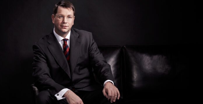 Besorgte in neun Jahren am Kapitalmarkt die nötigen Mittel für das rasante Ertragswachstum des Autovermieters Sixt: Finanzchef Julian zu Putlitz.