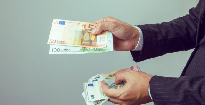 Einige Finanzvorstände verzichten derzeit auf Ihr volles Gehalt