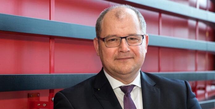 CFO Wolfgang Hesse will Heckler & Koch zum Jahresende verlassen.