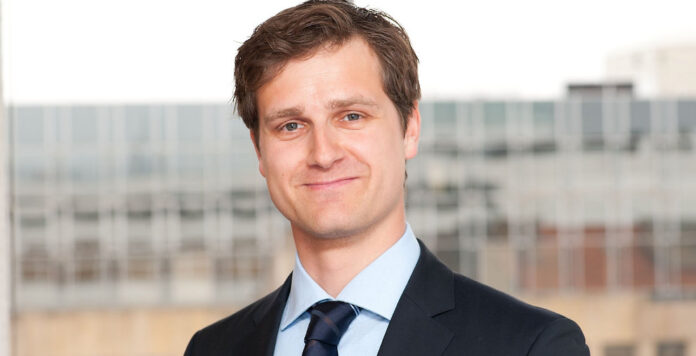 Marcel Leistenschneider erklärt, worauf die ESG-Ratingagentur Sustainalytics beim ESG-Rating besonders Wert legt.