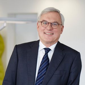 Werner Schwab bleibt als Senior Advisor aktiv.