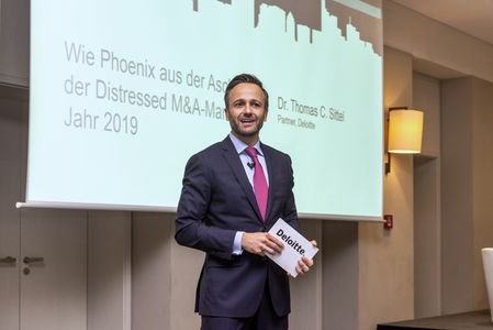 Thomas Sittel, Partner von Deloitte, teilt seine Prognosen über den M&A-Markt im Jahr 2019.