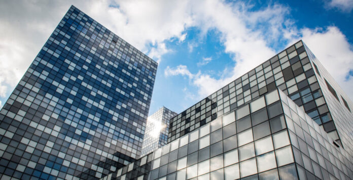 RTL Deutschland will sich im Wettbewerb gegen Netflix, Amazon und Co. besser aufstellen. Deshalb übernimmt das Unternehmen nun das deutsche Magazingeschäft von Gruner + Jahr.