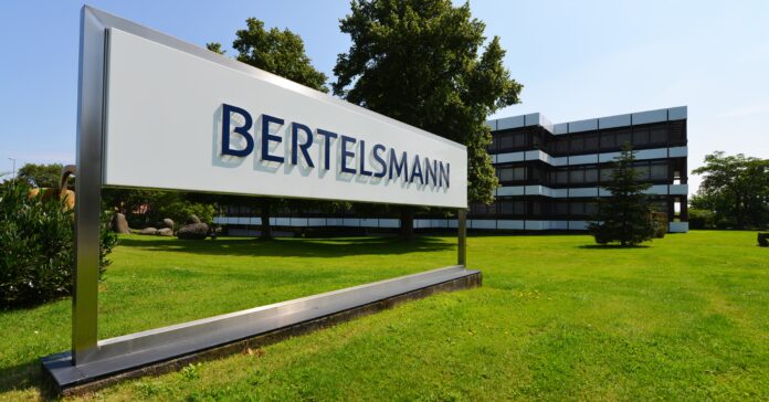 Bertelsmann will den US-Wettbewerber Simon & Schuster übernehmen. Doch die US-Justizbehörde hat etwas dagegen. Foto: nmann77 – stock.adobe.com