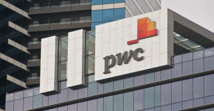 PwC führt auch 2022 die Liste der 25 umsatzstärksten Wirtschaftsprüfungsgesellschaften in Deutschland an. Foto: eyeofpaul - stock.adobe.com