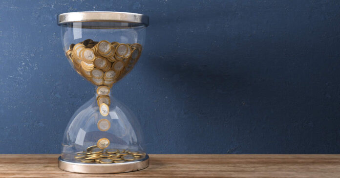 Die Uhr läuft: Im zweiten Halbjahr sollen mehr Unternehmen in Schieflage geraten. Foto: fotomek - stockadobe.com