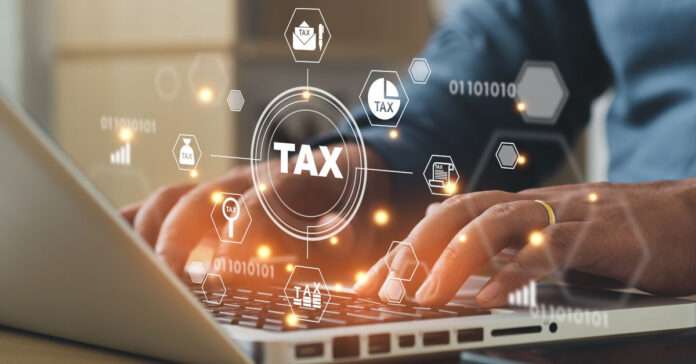 Was verdienen Tax Manager, die Profis der Steuererklärung? Foto: MYZONEFOTO - stock.adobe.com