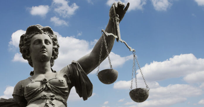 Deutsche PE-Häuser haben mitunter komplexe Steuerstrukturen. Einige davon sind der Steuerfahndung ein Dorn im Auge. Foto: liveostockimages - stock.adobe.com