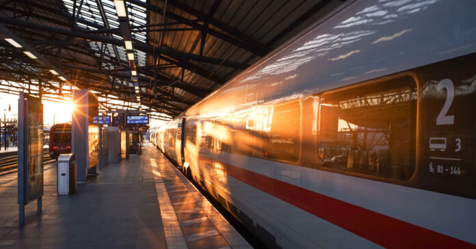 Die Deutsche Bahn machte im Geschäftsjahr 2022 ein Minus von 227 Millionen Euro. Foto: corofisch – stock.adobe.com