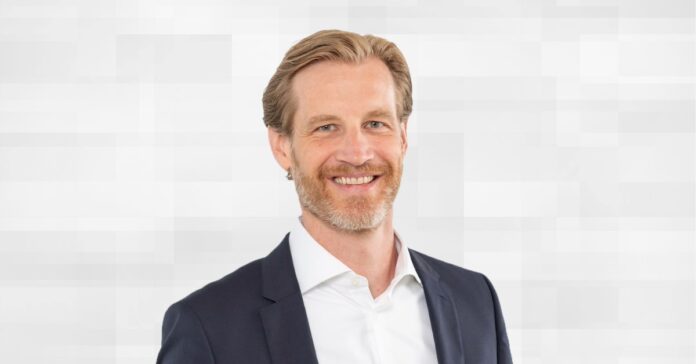 Stephan Ortolf war mehr als 10 Jahre bei der DZ Bank und zuletzt als Bereichsleiter des Firmenkundengeschäfts tätig. 2024 wechselt er in den Vorstand der Sparkasse Köln Bonn. Foto: Sparkasse Köln Bonn