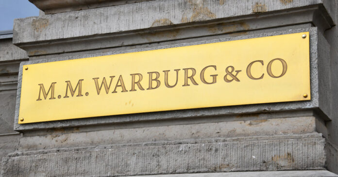 Steht die Warburg-Bank vor dem Verkauf? - FINANCE