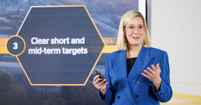 Katja Garcia Vila (geborene Dürrfeld) rückte bei Continental im November 2021 im Rahmen einer internen Nachfolgelösung auf den CFO-Posten. Nun hat sie ihren Abschied nach dem Auslaufen ihres Vertrags zum Jahresende 2024 angekündigt. Eine künftige Aufgabe hat sie schon gefunden: Gerade wurde sie in den Aufsichtsrat von Merck gewählt. Foto: Ole Spata, Continental AG