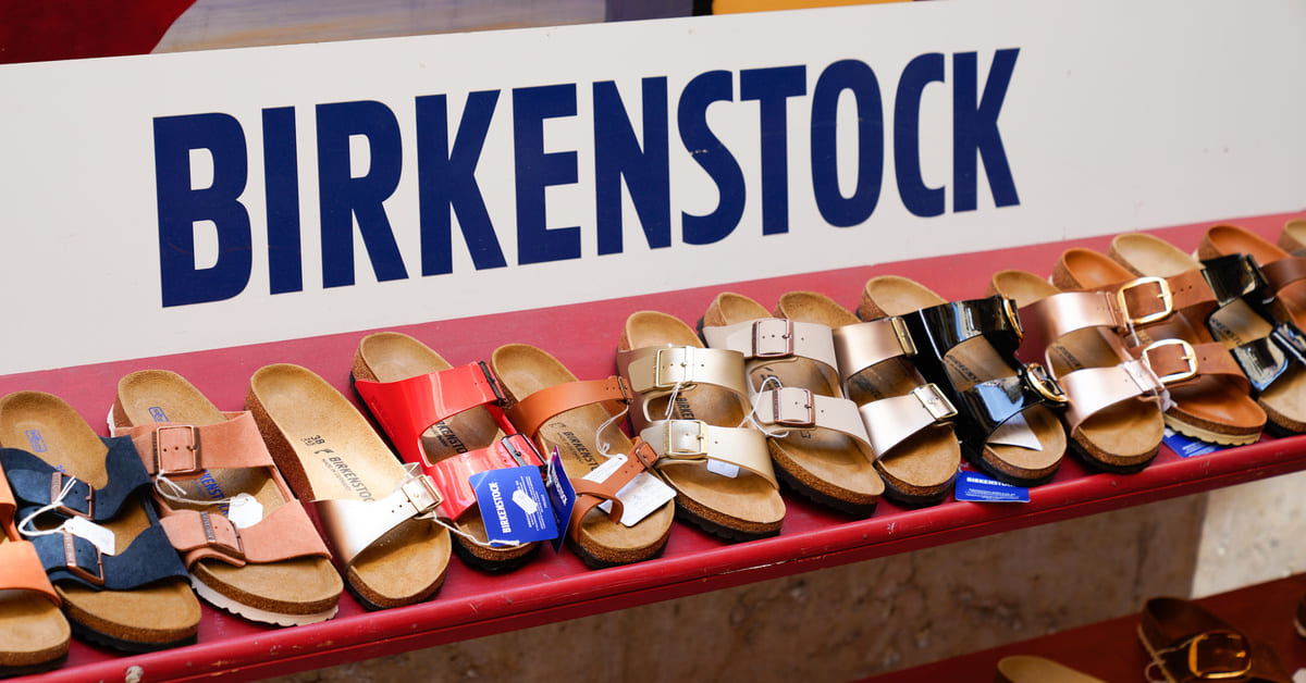 Birkenstock hat mehrere Darlehen refinanziert. Foto: OceanProd - stock.adobe.com