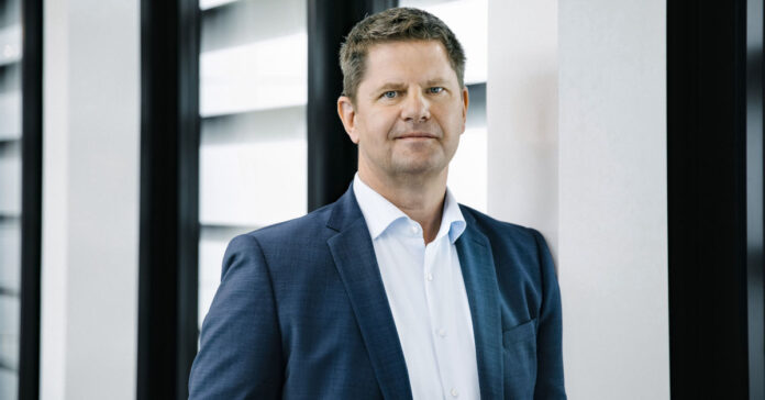 Amprions CFO Peter Rüth arbeitet an einem neuen Finanzierungsinstrument. Foto: Julia Sellmann/Amprion GmbH