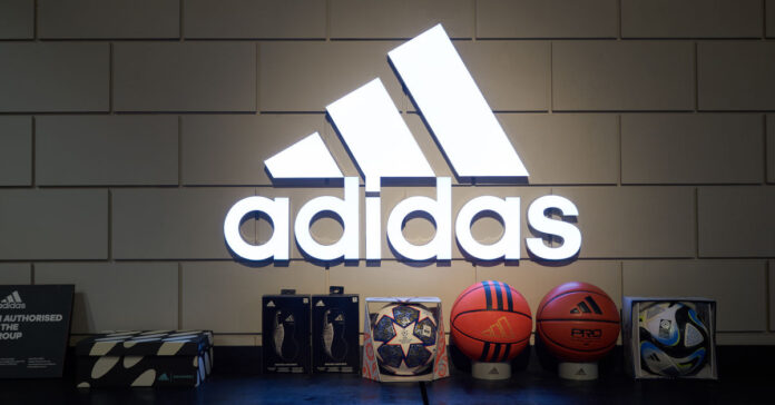 Fur 999 Millionen Euro GroBaktionar GBL stoBt Adidas Anteile ab FINANCE