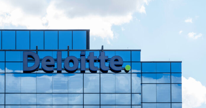 Deloitte baut die Einheit Debt Advisory personell aus. Foto: JHVEPhoto - stock.adobe.com
