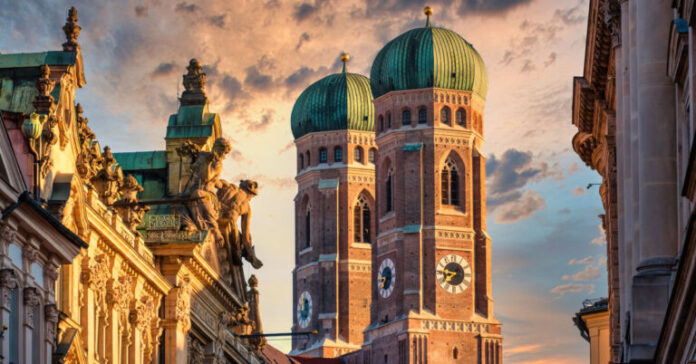 Die Geschäftsführer der Münchner Restrukturierungsberatung One Square Advisors sitzen beide in Untersuchungshaft. Foto: Rockafox – stock.adobe.com