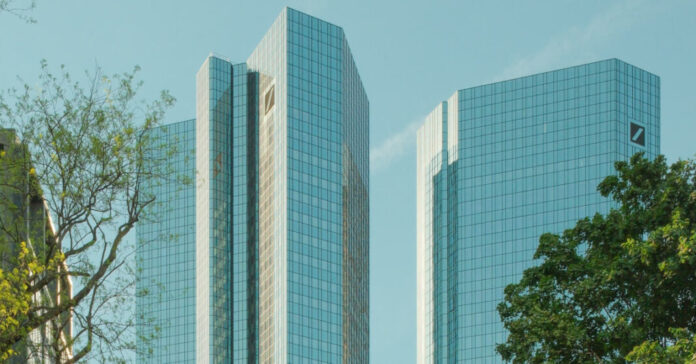 Die Deutsche Bank setzt mit ihrem neuen Firmenkunden-Führungsduo Michael Diederich und Ole Matthiessen auf Angriff. Foto: Anselm – stock.adobe.com