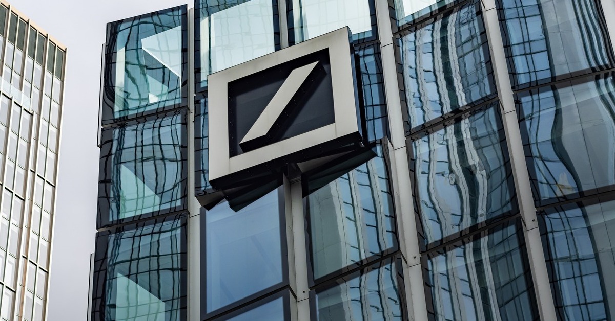 Deutsche Bank in Frankfurt – in der Unternehmensbank gibt es auffällig viele Führungswechsel. Foto: 1take1shot – stock.adobe.com
