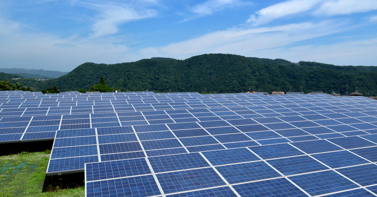 Der US-Investor Swift Solar hat Anlagen und Patente des insolventen Solarunternehmens Meyer Burger erworben. Foto: hayate - stock.adobe.com