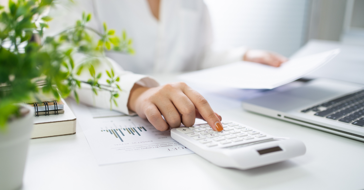 Aufgrund von Tools, die repetitive Aufgaben übernehmen, werden analytische Fertigkeiten bei Buchhaltern immer wichtiger. Foto: Charlie's - adobe.stock.com