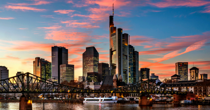 Vom Frankfurter Standort aus hat Bridgepoint den Deal um IC Consult eingetütet und stellt nun die Weichen für die Zukunft des Cybersecurity-Unternehmens. Foto: helmutvogler - stock.adobe.com 