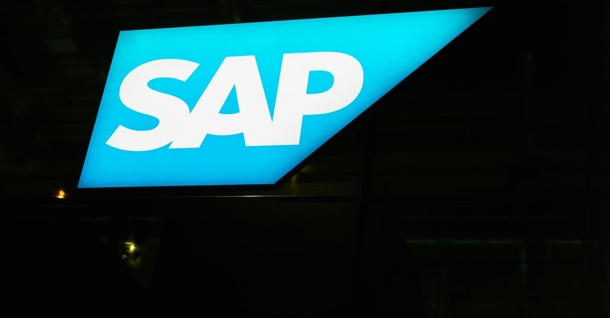 Düstere Zeiten in Walldorf? SAP ist vom Lichtblick der deutschen Wirtschaft zum nächsten Sorgenfall geworden. Foto: Robert Kneschke – stock.adobe.com