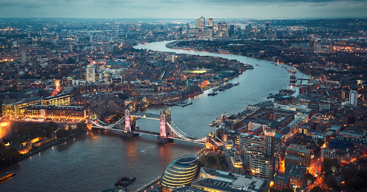Der Finanzierungsberater Robert von Finckenstein verlässt die Londoner Corporate-Finance-Beratung Interpath. Foto: Chalabala – stock.adobe.com