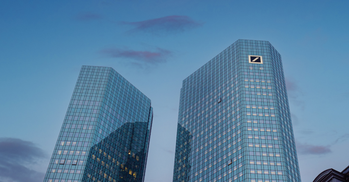In den Zwillingstürmen der Deutschen Bank kam es zu einer Razzia. Foto: diegograndi – stock.adobe.com